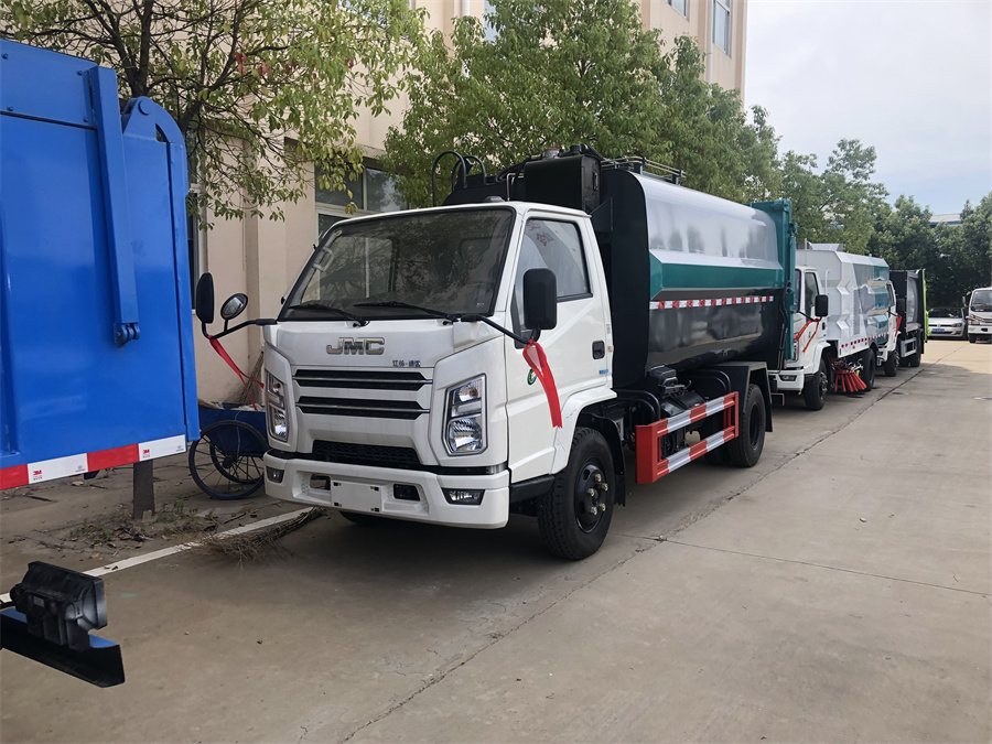 8方掛桶垃圾車-江鈴8方藍牌側裝掛桶自裝式垃圾車廠家